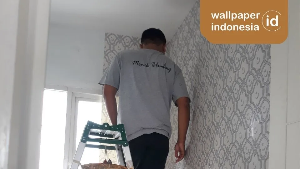 Tukang pasang wallpaper profesional