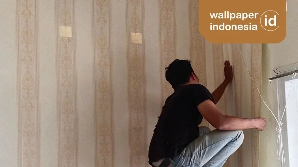 Tukang pasang wallpaper profesional