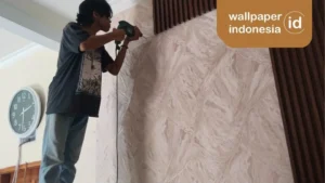 pasang wallpaper woodpanel elegan