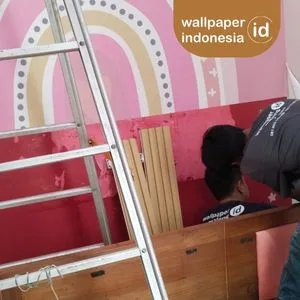 penyebab wallpaper dinding mengelupas