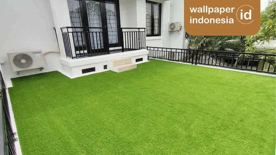 Perbandingan rumput sintetis dan asli