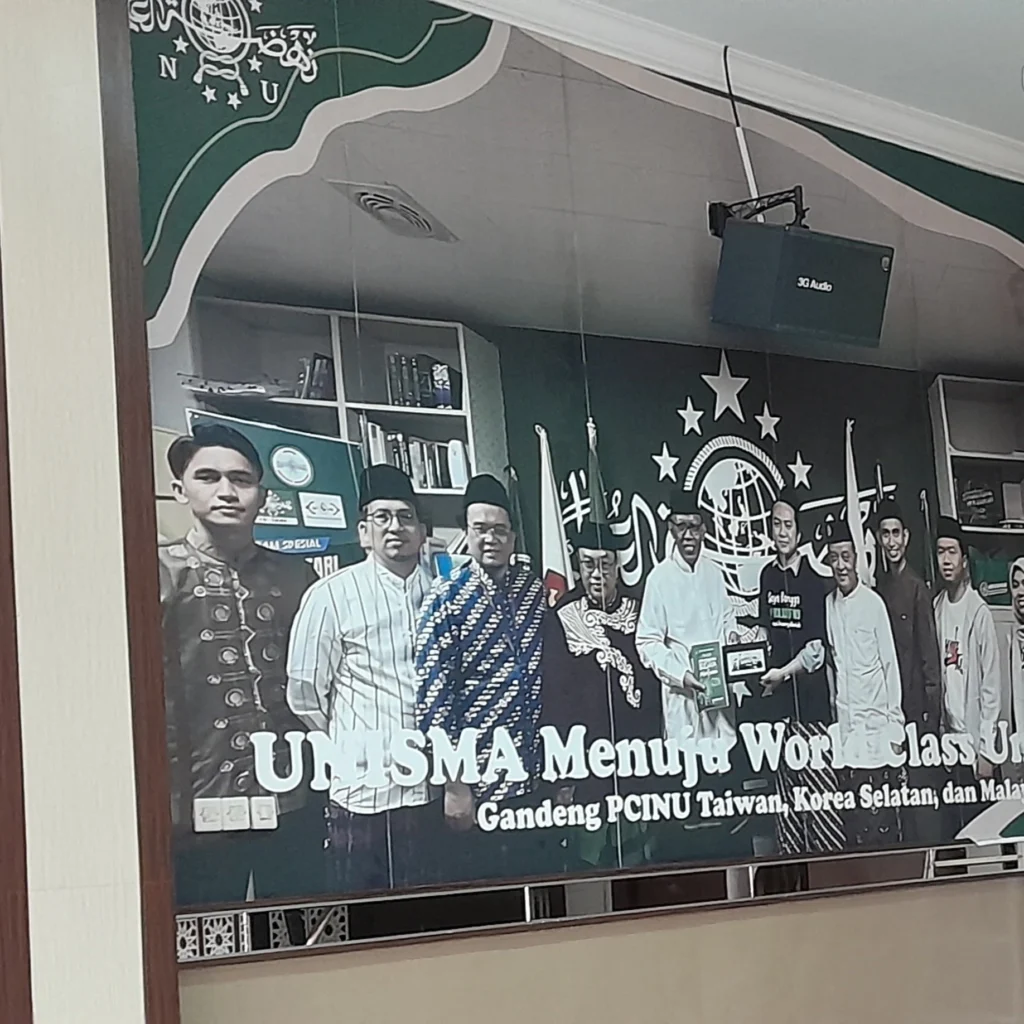 wallpaper custom dinding kampus
